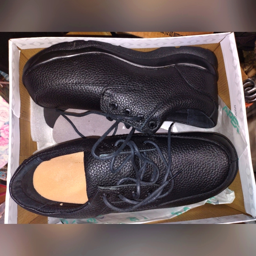 Apex orthopedic shoes